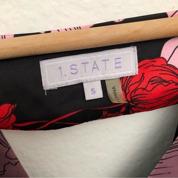 1. State Floral Long Sleeve Shift - Picture 4 of 11